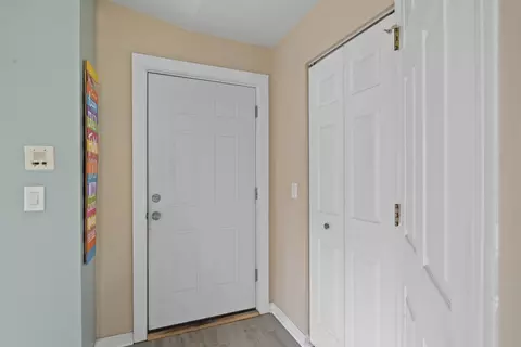 Entry Way - 998 Langtry Ct #D, Elgin, IL 60120 photo 2 of 2