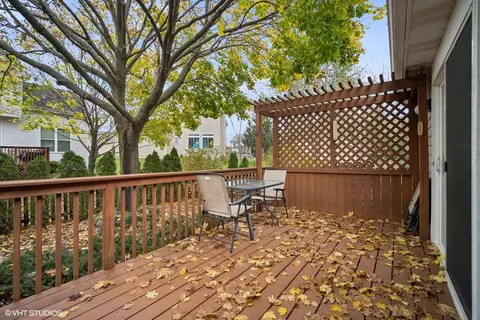 357 S Clearview Cir, Round Lake, IL 60073 photo 18