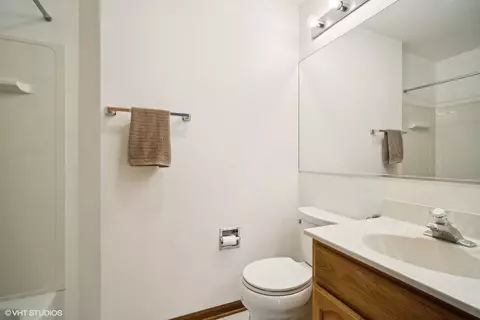 357 S Clearview Cir, Round Lake, IL 60073 photo 14