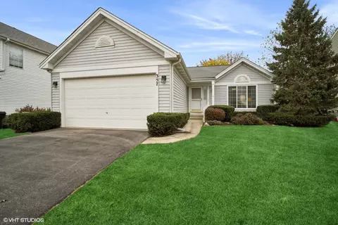 357 S Clearview Cir, Round Lake, IL 60073 photo 2