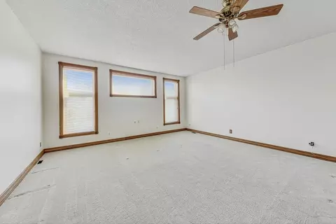 Bedroom - 837 S Bishop St, Chicago, IL 60607 photo 2 of 8
