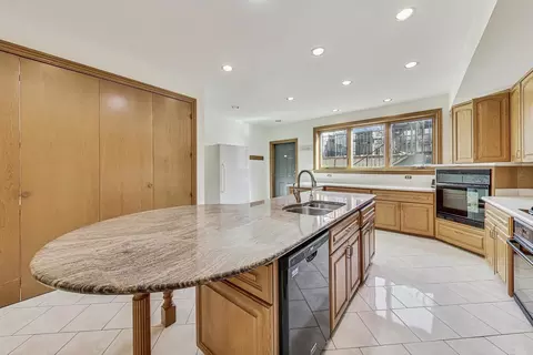 Kitchen - 837 S Bishop St, Chicago, IL 60607 photo 2 of 4