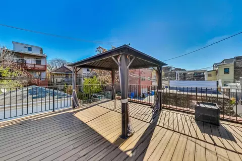Exterior - 837 S Bishop St, Chicago, IL 60607 photo 6 of 7