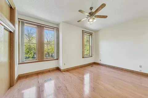 Bedroom - 837 S Bishop St, Chicago, IL 60607 photo 5 of 8