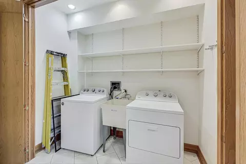 Other - 837 S Bishop St, Chicago, IL 60607 photo 2 of 5