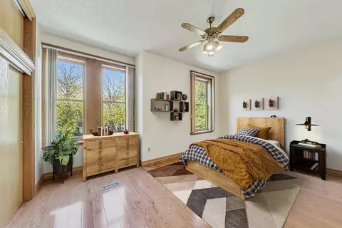 Bedroom - 837 S Bishop St, Chicago, IL 60607 photo 4 of 8