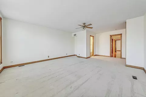 Bedroom - 837 S Bishop St, Chicago, IL 60607 photo 3 of 8