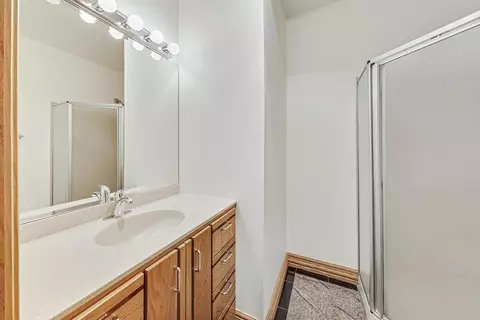 Bath - 837 S Bishop St, Chicago, IL 60607 photo 2 of 4