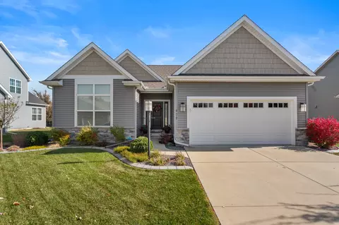 402 Capitol St, Savoy, IL 61874