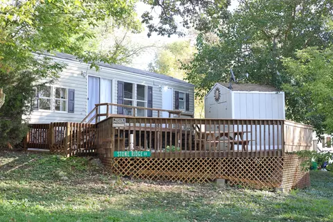 62 Beacon Bay Rd, Lakemoor, IL 60051