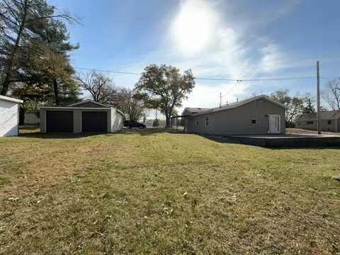 Exterior - 5252 Glen Dr, Roscoe, IL 61073 photo 2 of 3