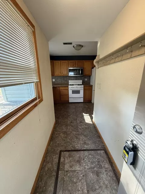 Entry Way - 5252 Glen Dr, Roscoe, IL 61073 photo 2 of 3