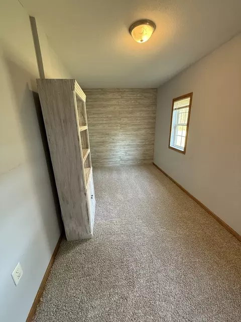 Bedroom - 5252 Glen Dr, Roscoe, IL 61073 photo 2 of 4