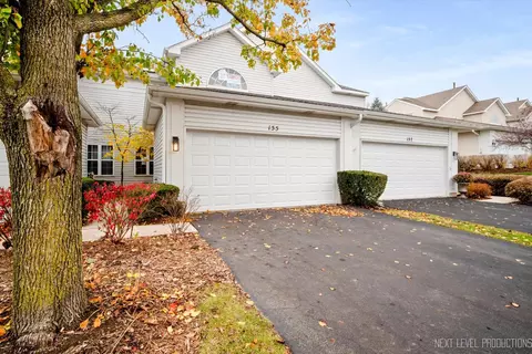 155 N Barton Trl, Batavia, IL 60510