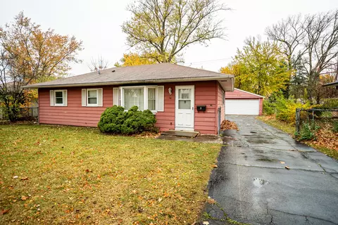 14 Golfview Ln, Carpentersville, IL 60110