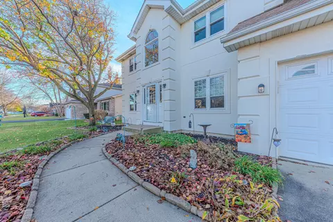 Exterior - 1901 Pebble Beach Dr, Plainfield, IL 60586 photo 2 of 3
