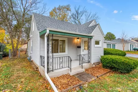96 N Forest Glen Dr, Hainesville, IL 60073