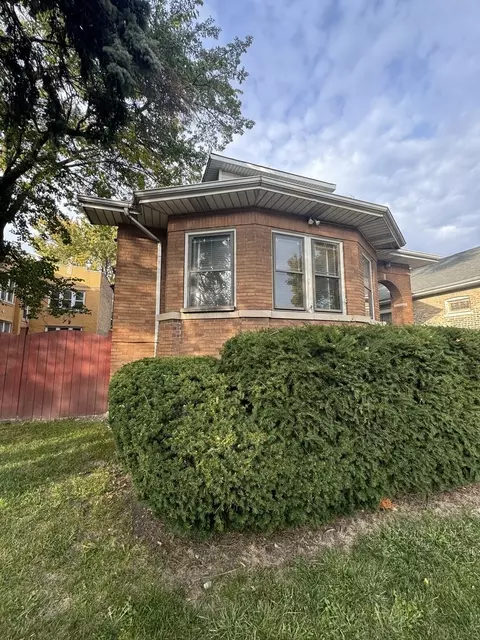 4948 W Schubert Ave, Chicago, IL 60639