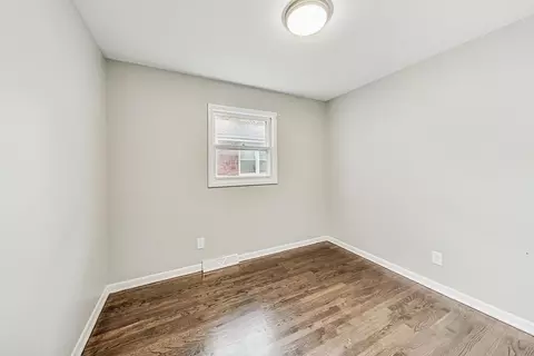 Bedroom - 926 E Lake St, Aurora, IL 60506 photo 8 of 10