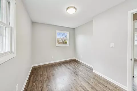 Bedroom - 926 E Lake St, Aurora, IL 60506 photo 6 of 10