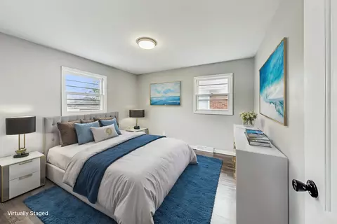 Bedroom - 926 E Lake St, Aurora, IL 60506 photo 1 of 10