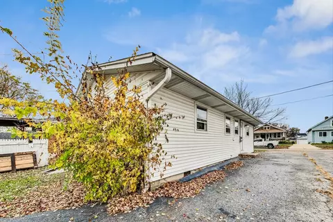 Exterior - 926 E Lake St, Aurora, IL 60506 photo 3 of 8