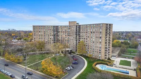 7141 N Kedzie Ave #1212, Chicago, IL 60645
