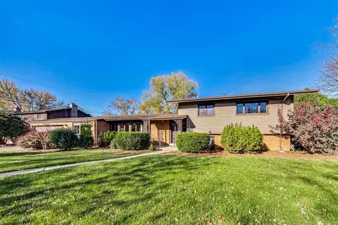 914 S Chester Ave, Park Ridge, IL 60068