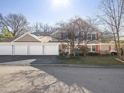 1750 Ardmore Ln #B, Wheaton, IL 60189