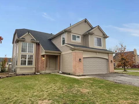 19 Lancer Ct, South Elgin, IL 60177