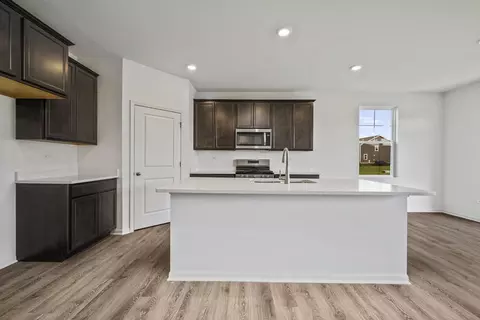 3651 Ancient Oak Dr, Elgin, IL 60124 photo 4