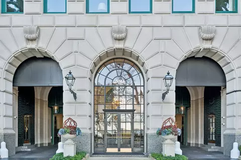 209 E Lake Shore Dr #15W, Chicago, IL 60611