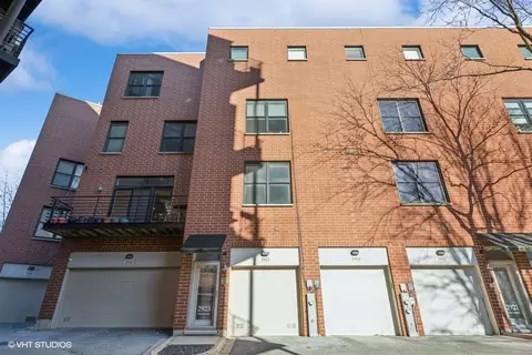 2923 N Claremont Ave #17D3, Chicago, IL 60618