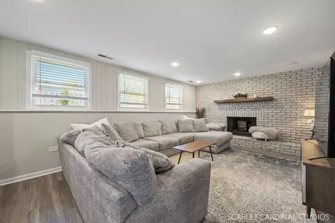 Living - 1110 E Maple St, Lombard, IL 60148 photo 2 of 3