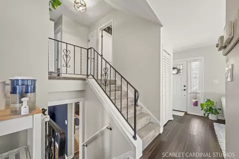 Entry Way - 1110 E Maple St, Lombard, IL 60148 photo 1 of 1