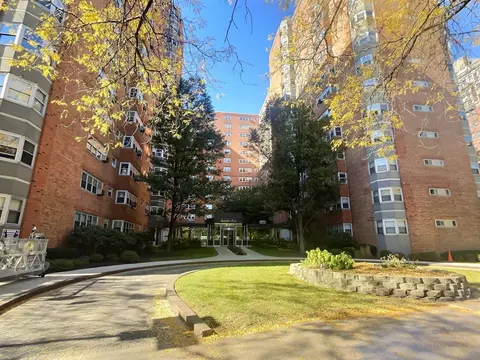 4970 N Marine Dr #224, Chicago, IL 60640