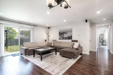 495 Westview St, Hoffman Estates, IL 60169 photo 8