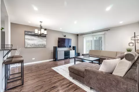 495 Westview St, Hoffman Estates, IL 60169 photo 10