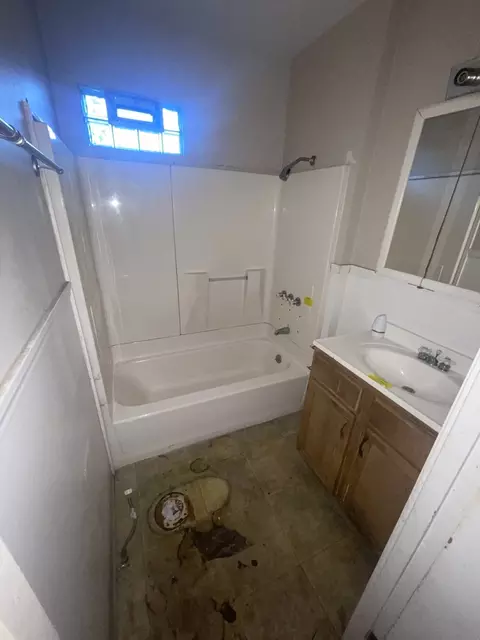 Bath - 2126 Lake St, Evanston, IL 60201 photo 1 of 2