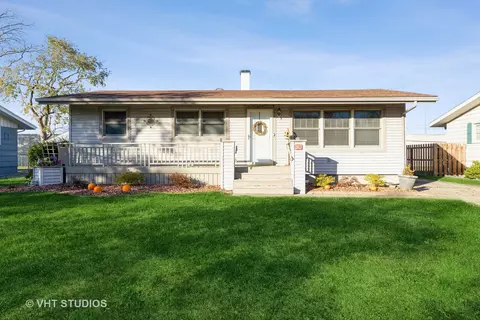 30 Indianwood Dr, Thornton, IL 60476