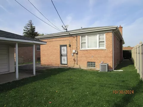 641 E 152nd St, Dolton, IL 60419 photo 4