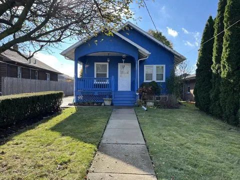 247 Highwood Ave, Highwood, IL 60040