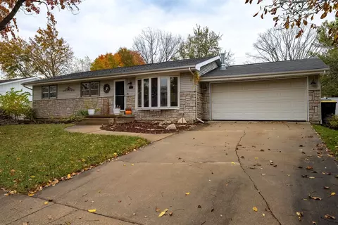 218 Foster Dr, Normal, IL 61761 photo 2