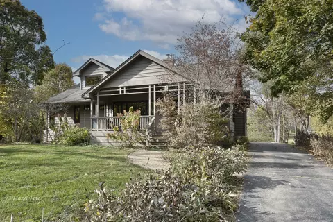 40 Francis Ave N, Crystal Lake, IL 60014