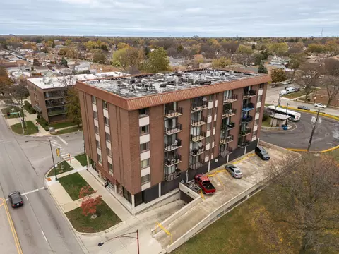 8359 W Addison St #604, Chicago, IL 60634