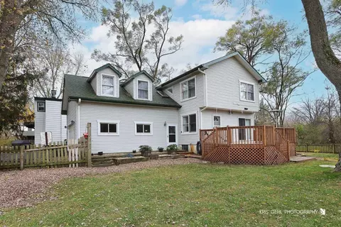 40024 N Circle Ave, Antioch, IL 60002