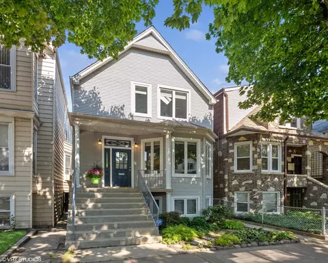 1750 W School St, Chicago, IL 60657