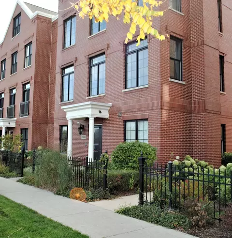 1896 Patriot Blvd, Glenview, IL 60026