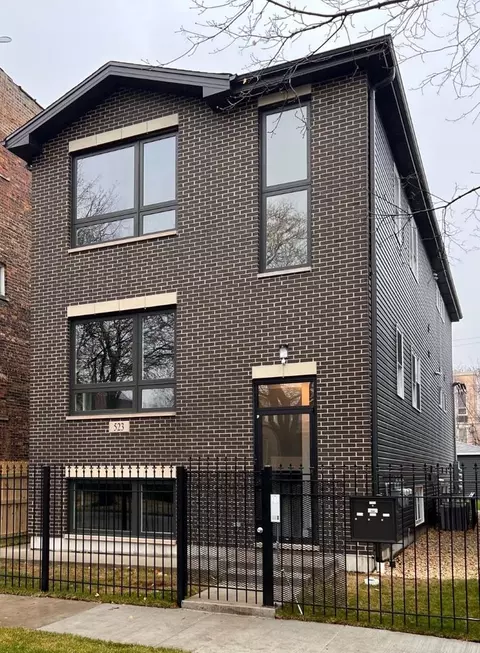 3822 W Huron St, Chicago, IL 60624