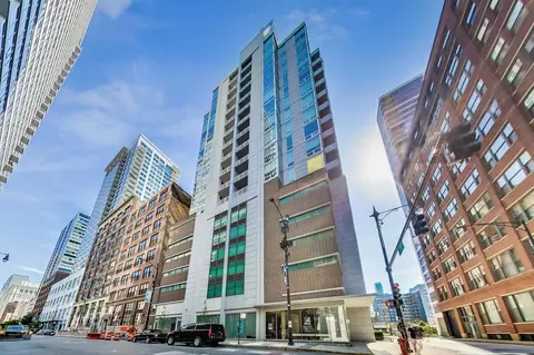 170 W Polk St #1702, Chicago, IL 60605